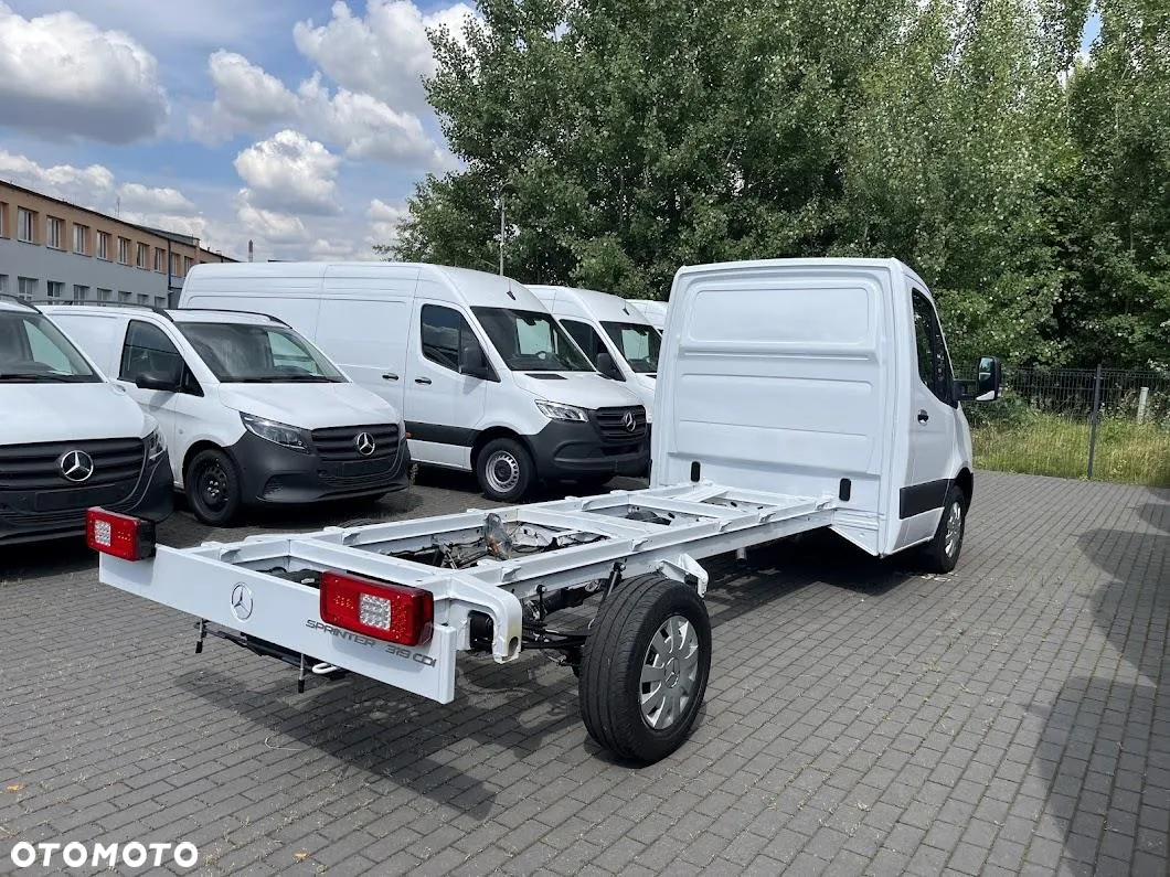 Mercedes-Benz Sprinter - 5