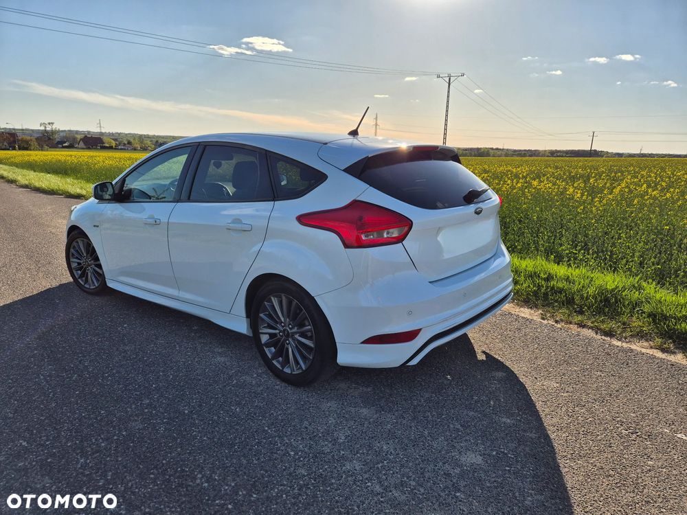 Ford Focus 1.5 EcoBlue Start-Stopp-System ST-LINE - 6