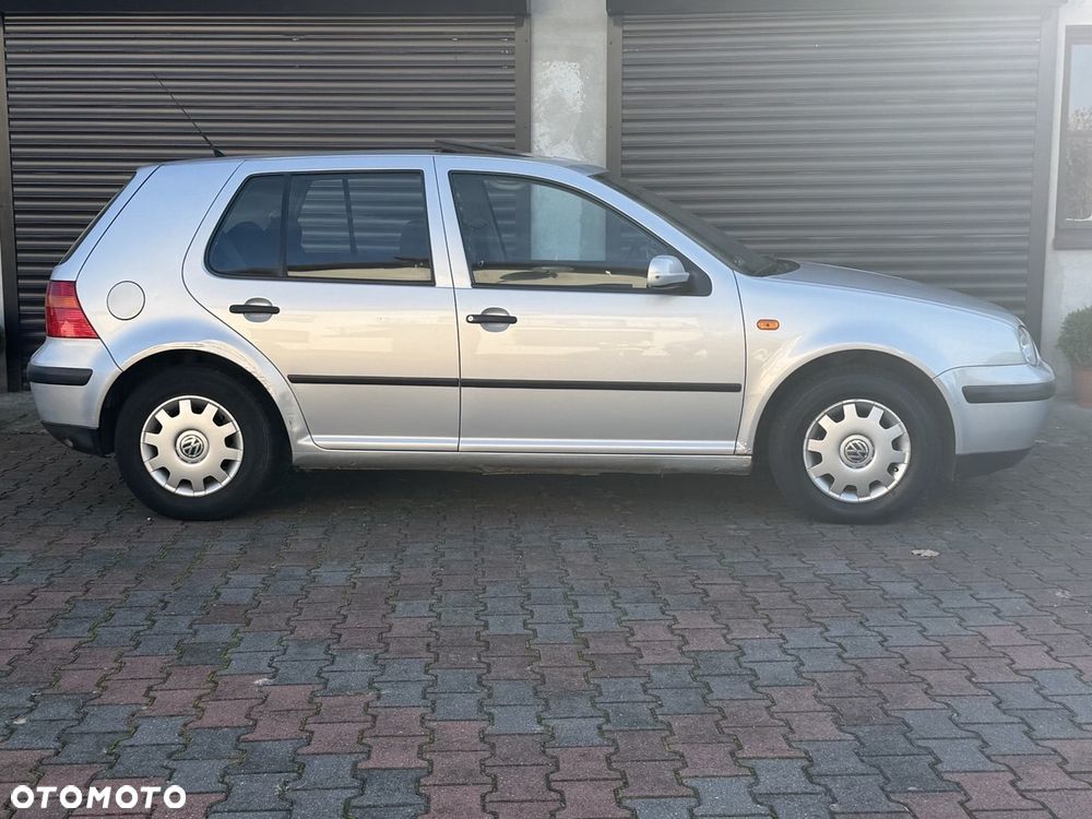 Volkswagen Golf - 9