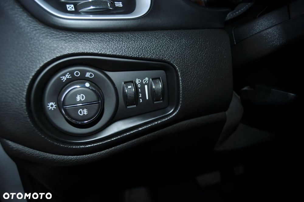 Jeep Renegade 1.4 MultiAir DSG Longitude - 17