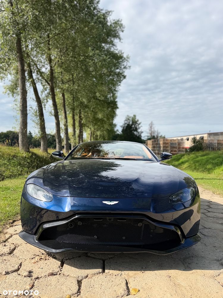 Aston Martin V8 Vantage Standard - 21