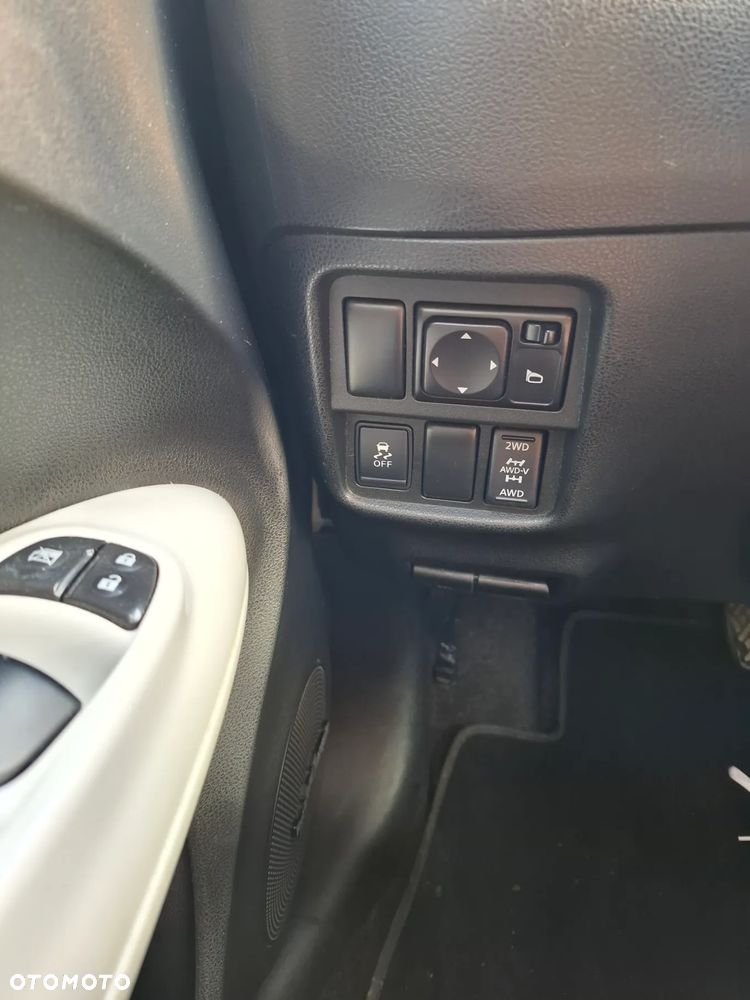 Nissan Juke 1.6 DIG-T ALL-MODE 4x4i Xtronic Tekna - 12