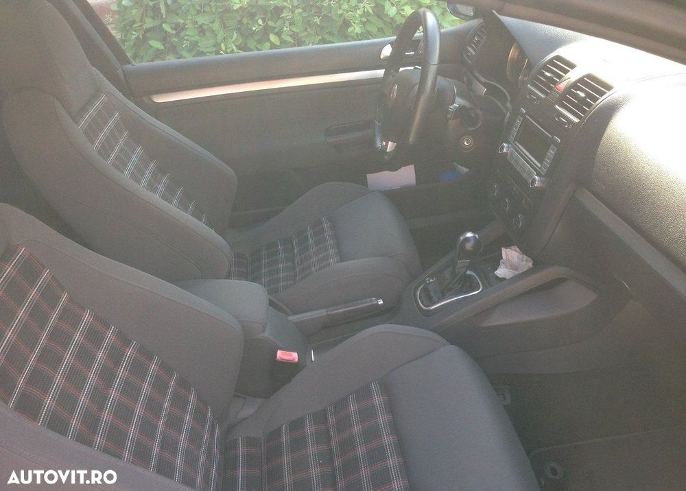 Volkswagen Golf 2.0FSI GTI DSG - 10