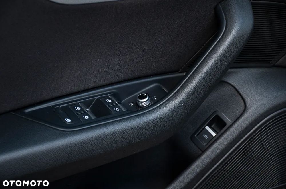 Audi A4 Avant 2.0 TDI ultra S tronic sport - 23