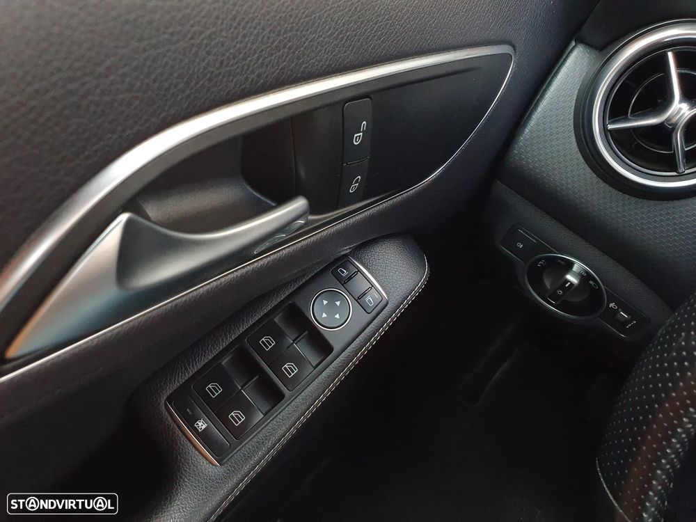 Mercedes-Benz A 200 d 7G-DCT Urban - 13