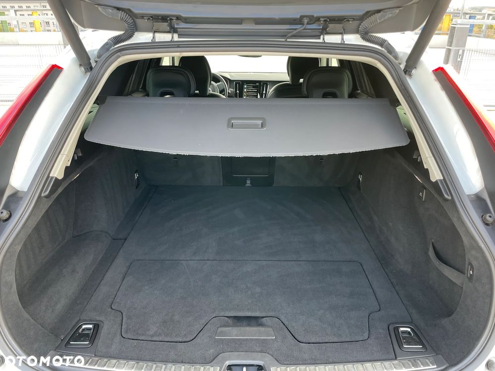 Volvo V90 Cross Country T5 AWD Pro - 36