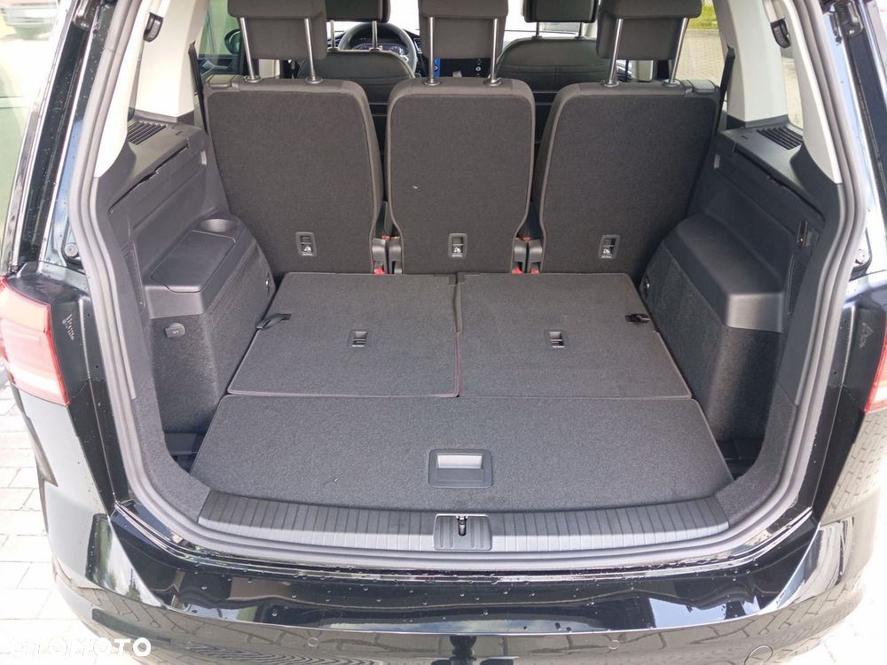 Volkswagen Touran - 18