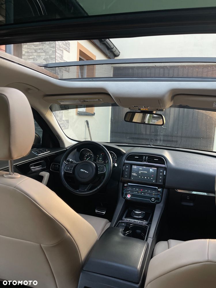 Jaguar F-Pace 35t AWD Prestige - 28