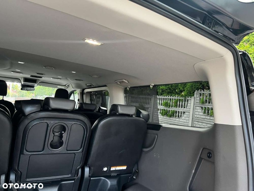 Ford Tourneo Custom - 22