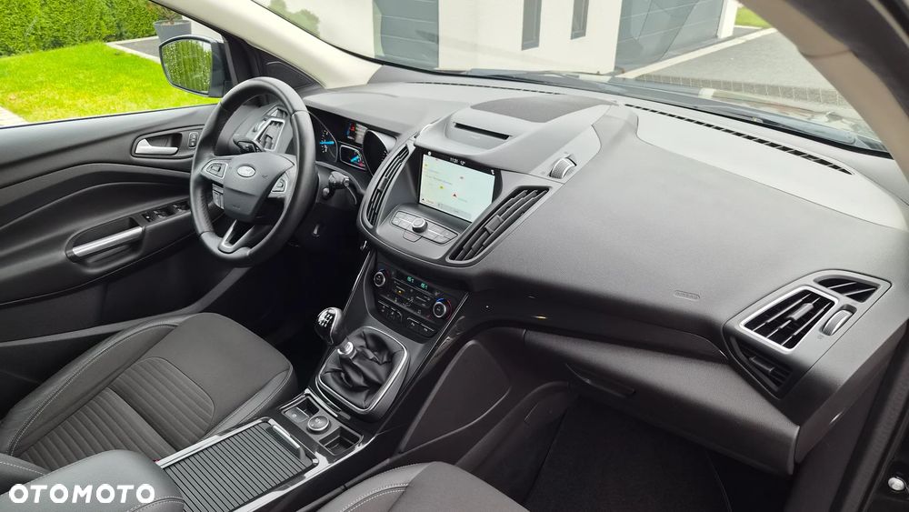 Ford Kuga 1.5 EcoBoost 2x4 Titanium - 16