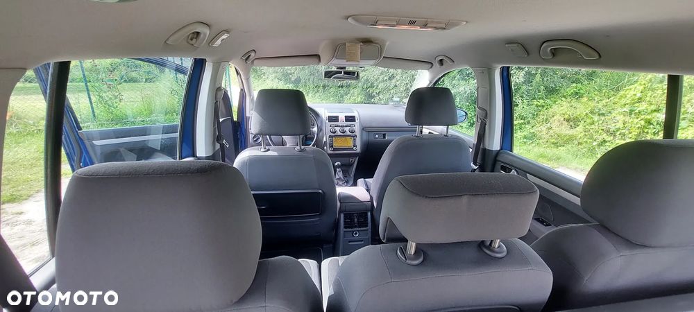 Volkswagen Touran 1.9 TDI DPF BlueMot Trendline - 12