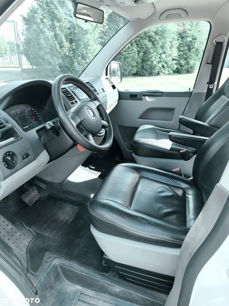 Volkswagen Transporter - 12