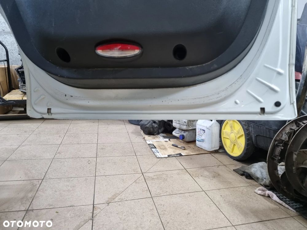 DRZWI PRAWE KOMPLETNE  MASTER III MOVANO B  NV400 2.3 10r.+ - 6