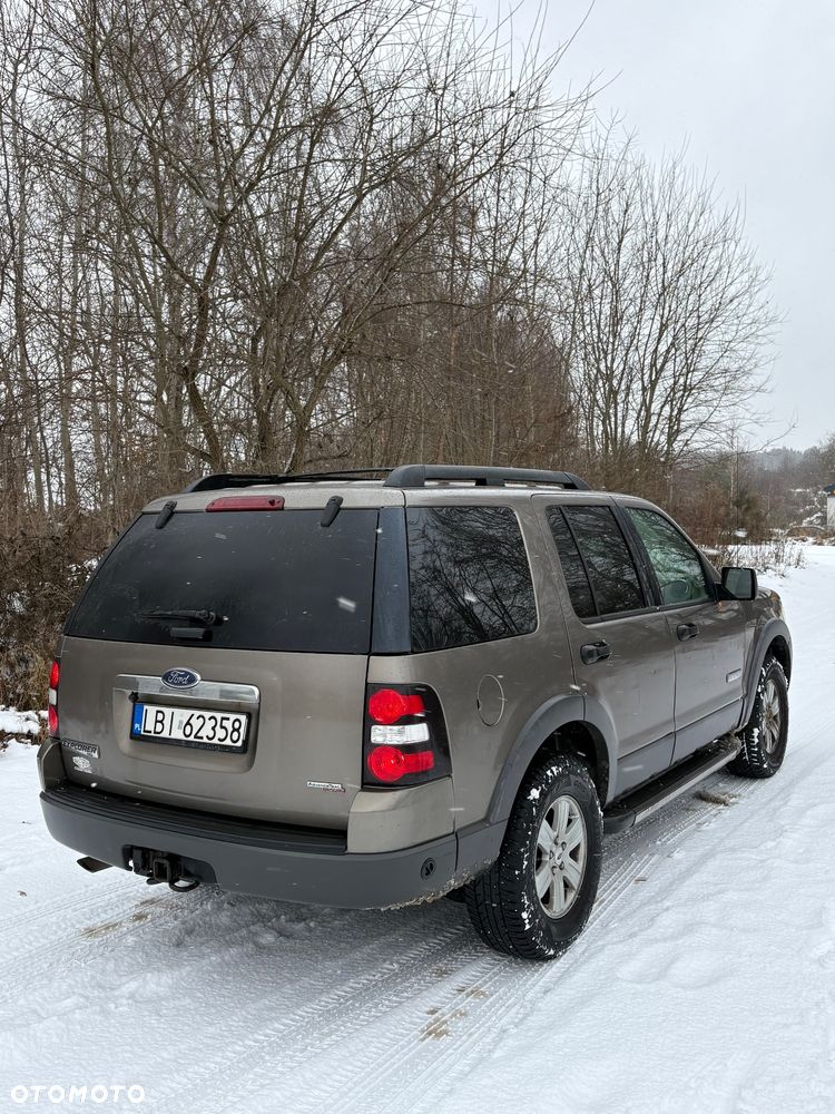 Ford Explorer 4.0 AWD - 1