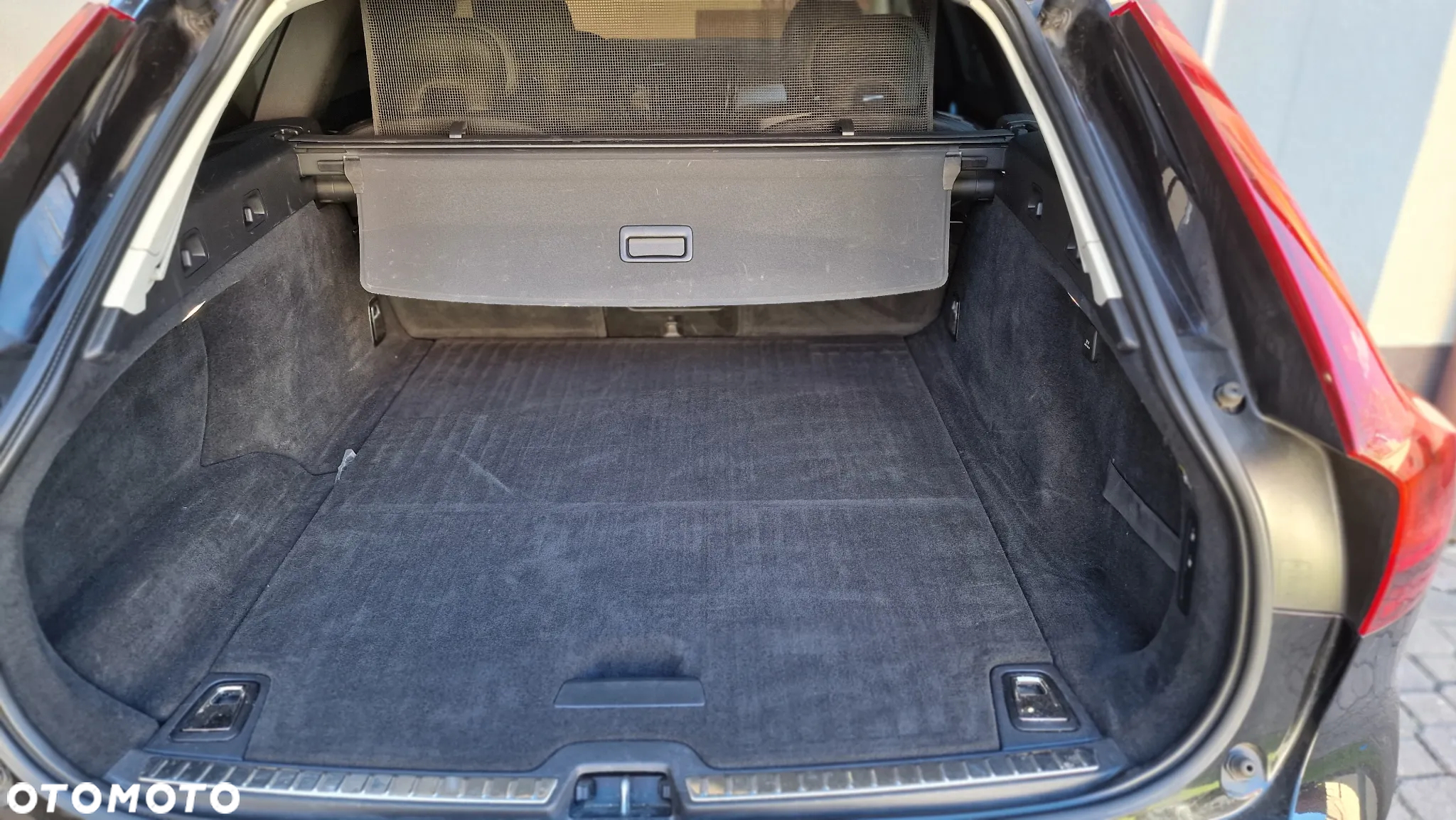 Volvo V90 D4 Momentum - 24