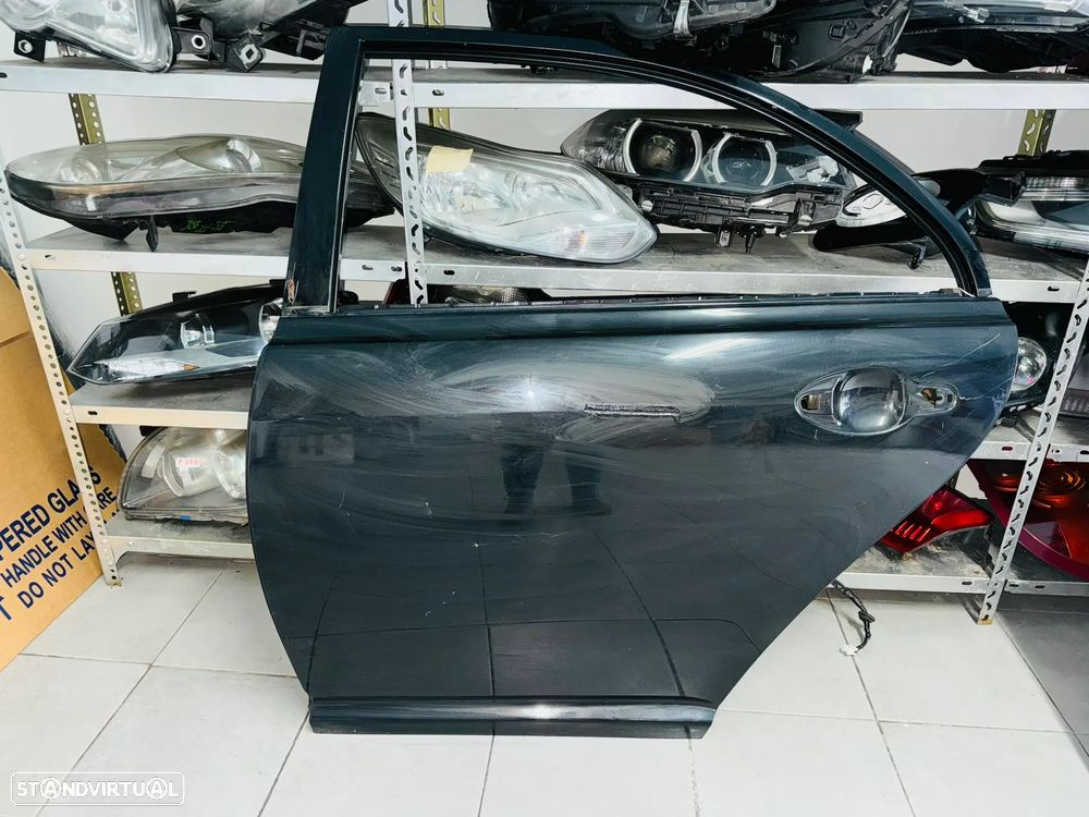 Porta Trás Esq Toyota Avensis - 2003 / 2006 - 2