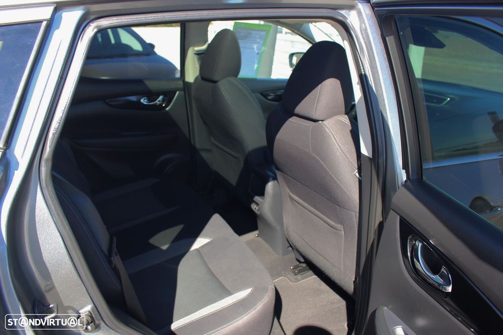 Nissan Qashqai 1.5 dCi N-Connecta - 31