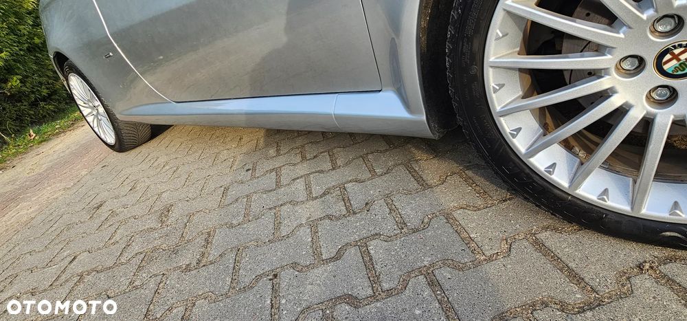 Alfa Romeo GT 1.9JTD 16V Distinctive - 9