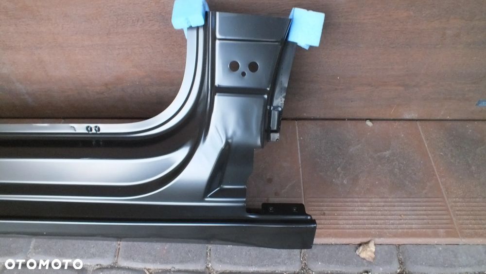 Poszycie progu prawe Opel Astra L VI - 2