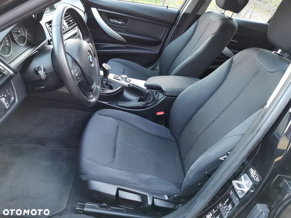 BMW Seria 3 320d xDrive - 19