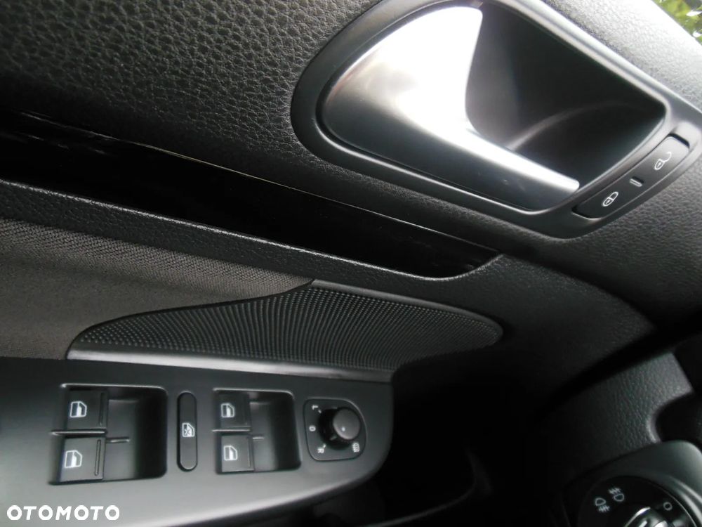 Volkswagen Golf 1.4 TSI Highline - 17