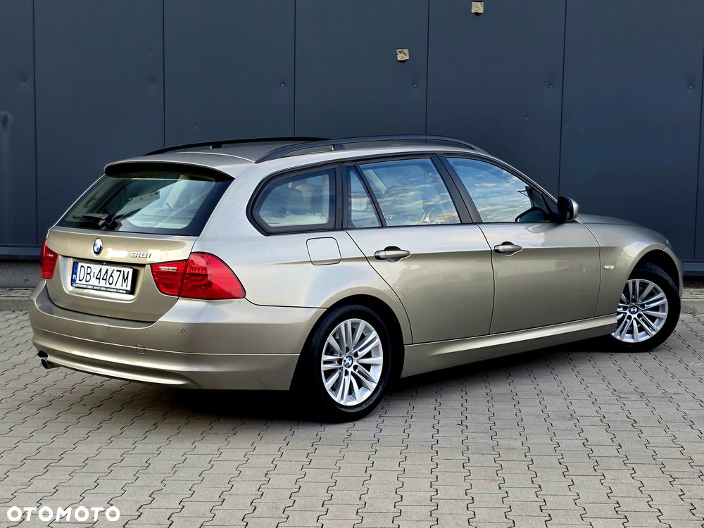 BMW Seria 3 318i - 11