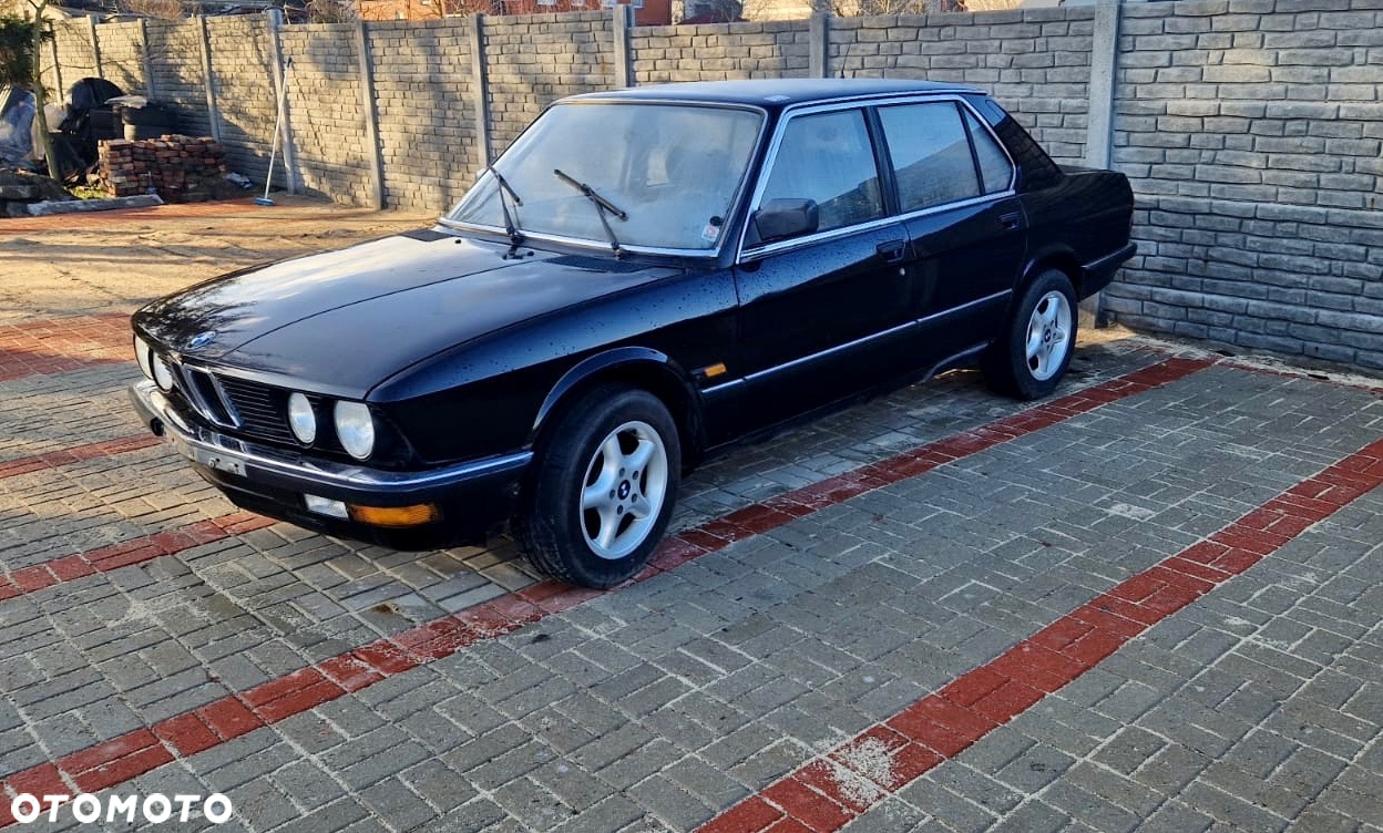 BMW Seria 5 518 i - 14