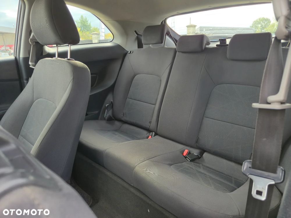 Kia Rio - 8