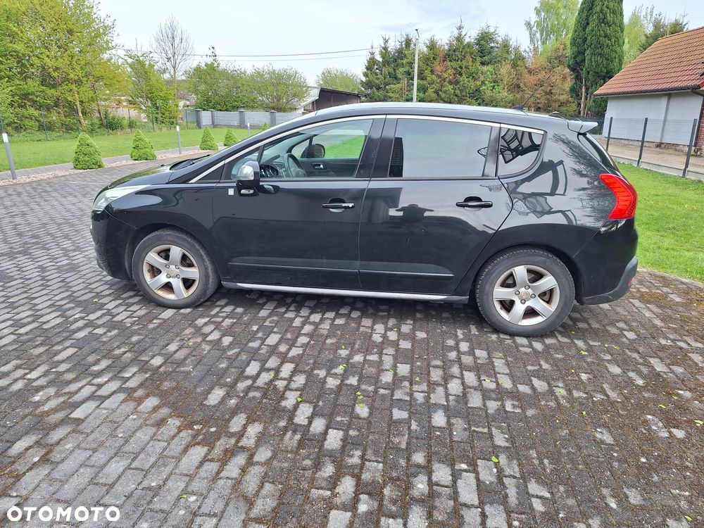 Peugeot 3008 Hybrid4 - 5