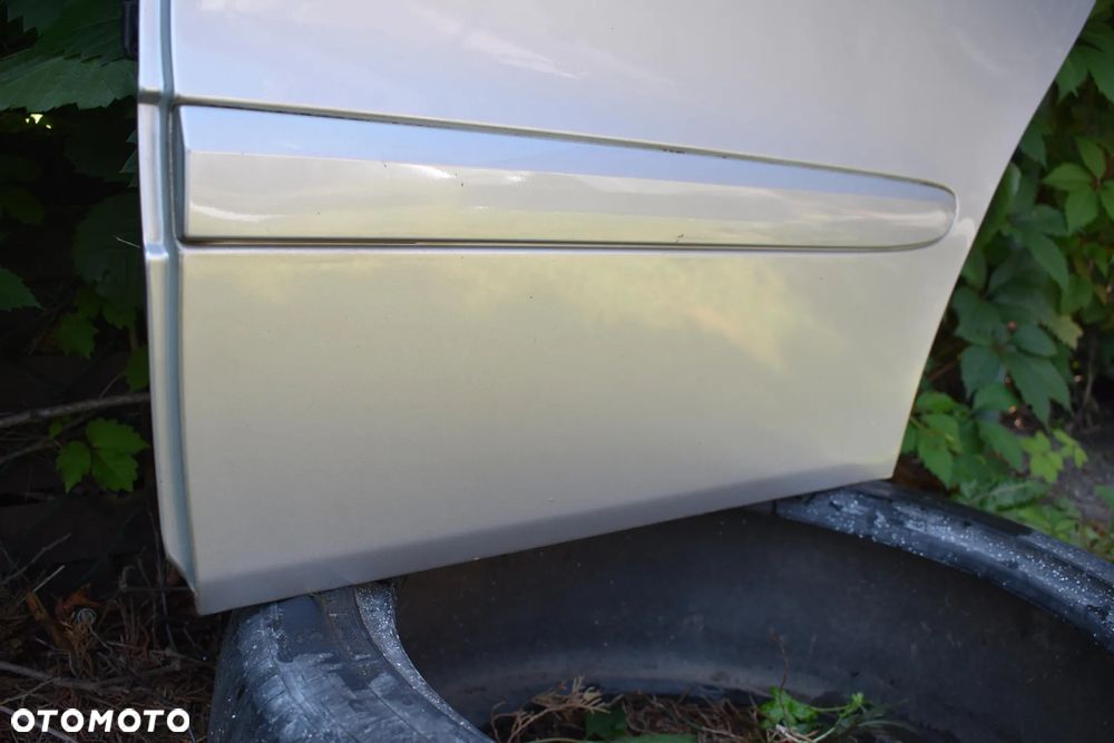 MERCEDES W211 KOMBI DRZWI LEWE TYLNE 744 ORYGINAŁ LAKIER - 2