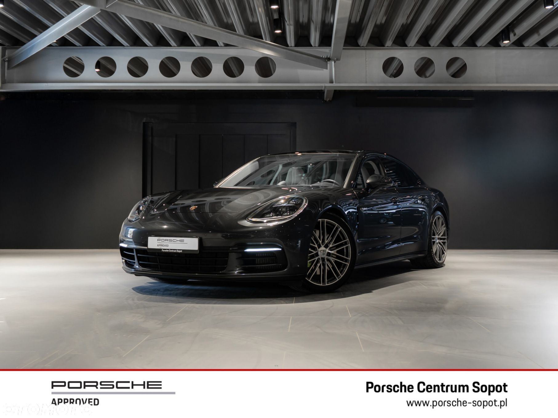 Porsche Panamera - 1