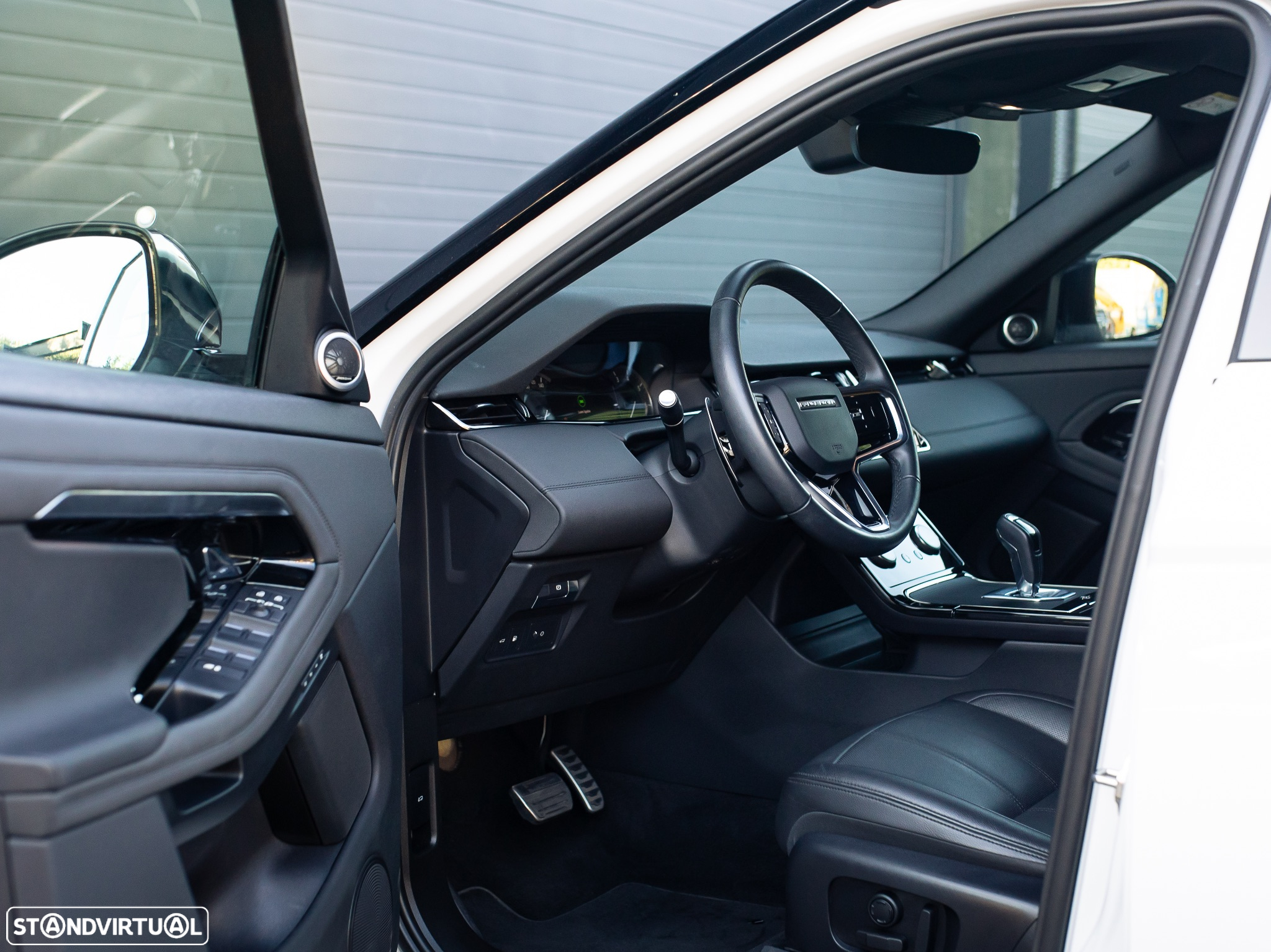 Land Rover Range Rover Evoque 1.5 P300e AWD R-Dynamic Auto - 26