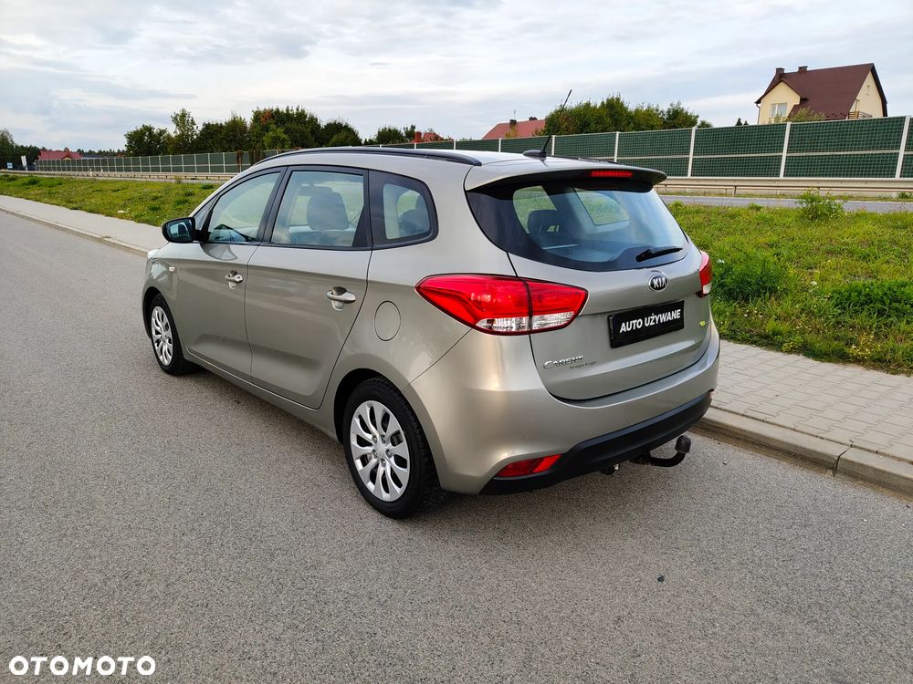 Kia Carens 1.7 CRDi M - 12