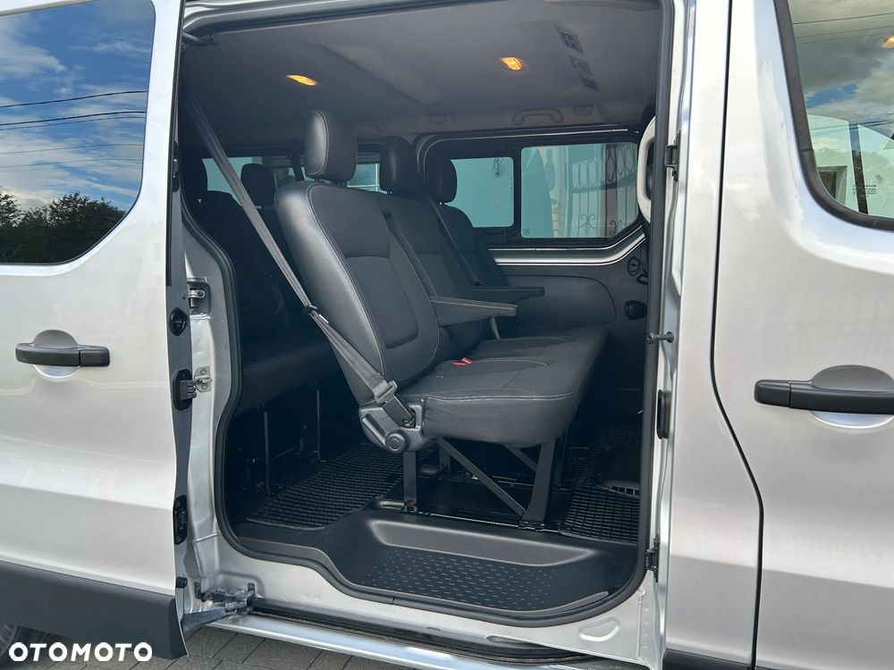 Renault Trafic Grand 2.0 dCi - 28