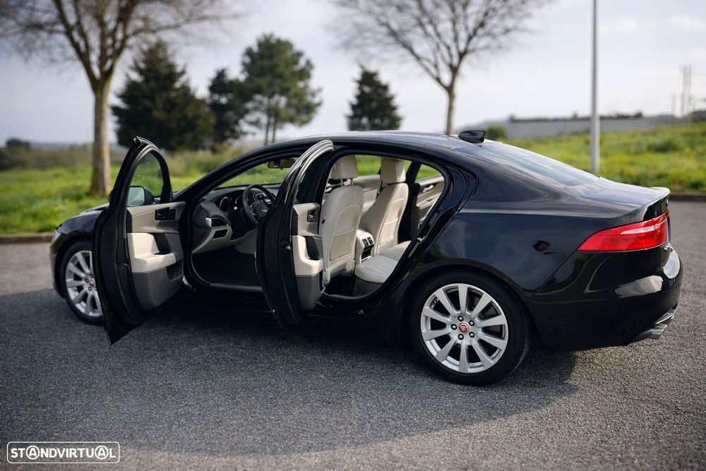 Jaguar XE 2.0 D Prestige AWD Aut. - 15