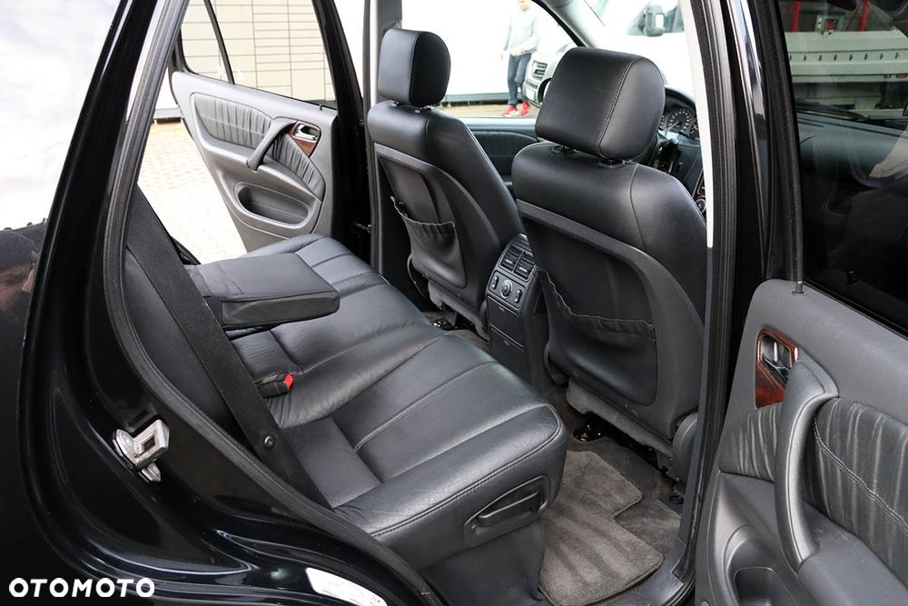 Mercedes-Benz ML - 27