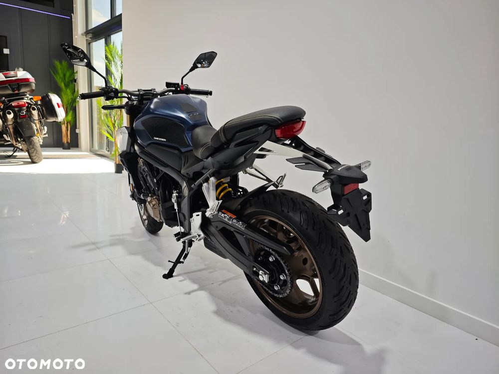 Honda CB - 16