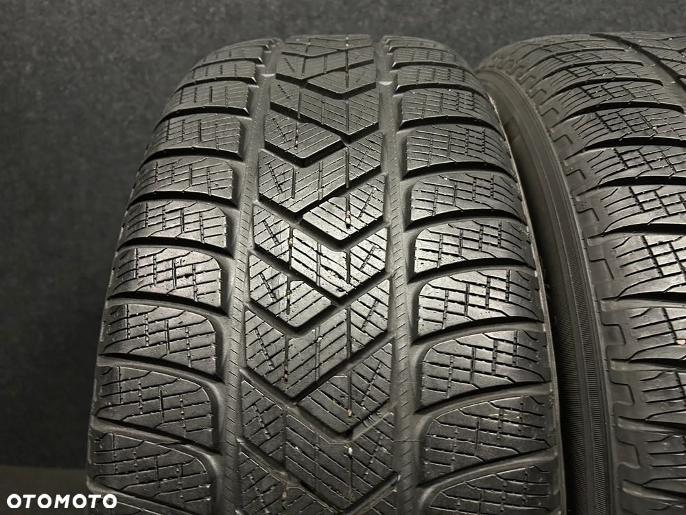 Opony zimowe Pirelli Scorpion Winter 235/60/18 107H 2szt. - 2