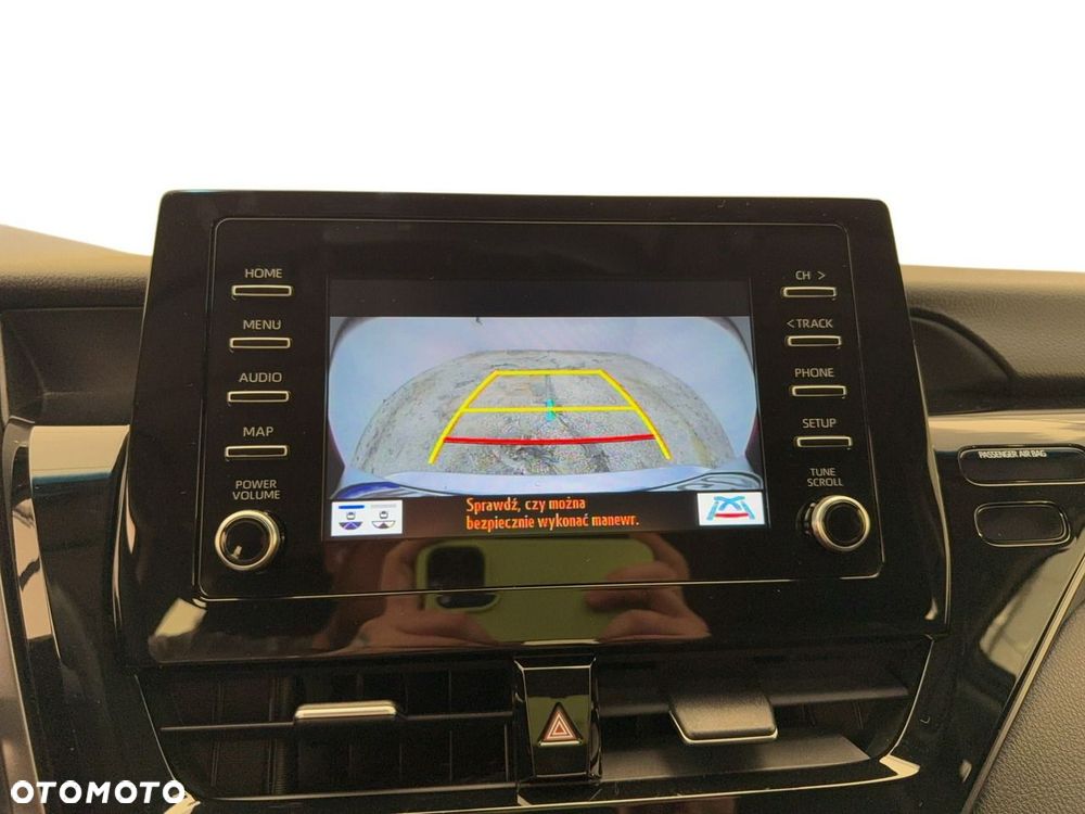 Toyota Camry - 21