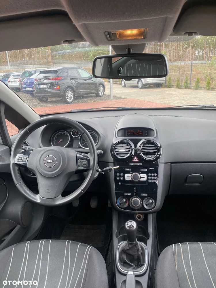 Opel Corsa 1.2 16V Enjoy - 11