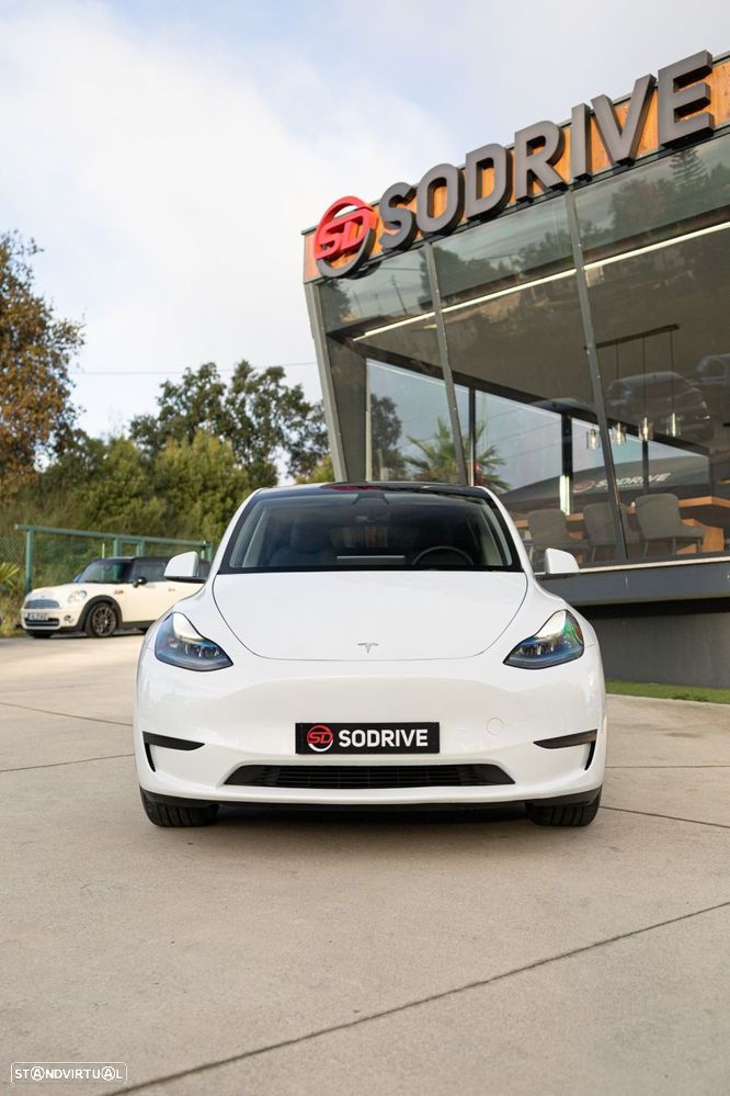 Tesla Model Y Standard RWD - 4