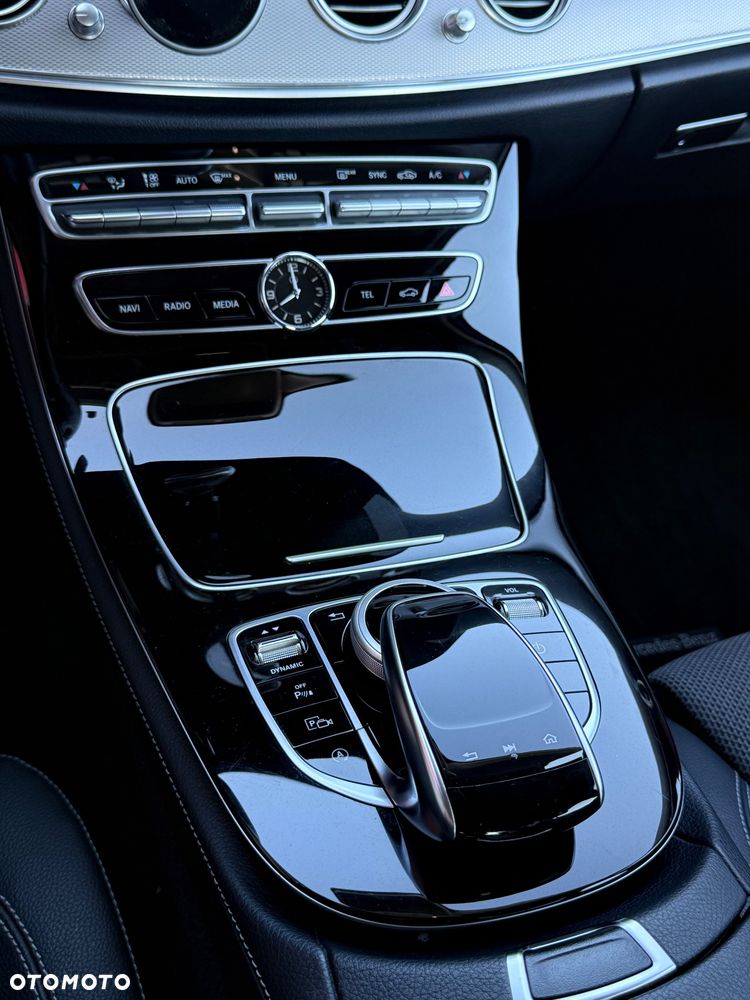 Mercedes-Benz Klasa E - 23