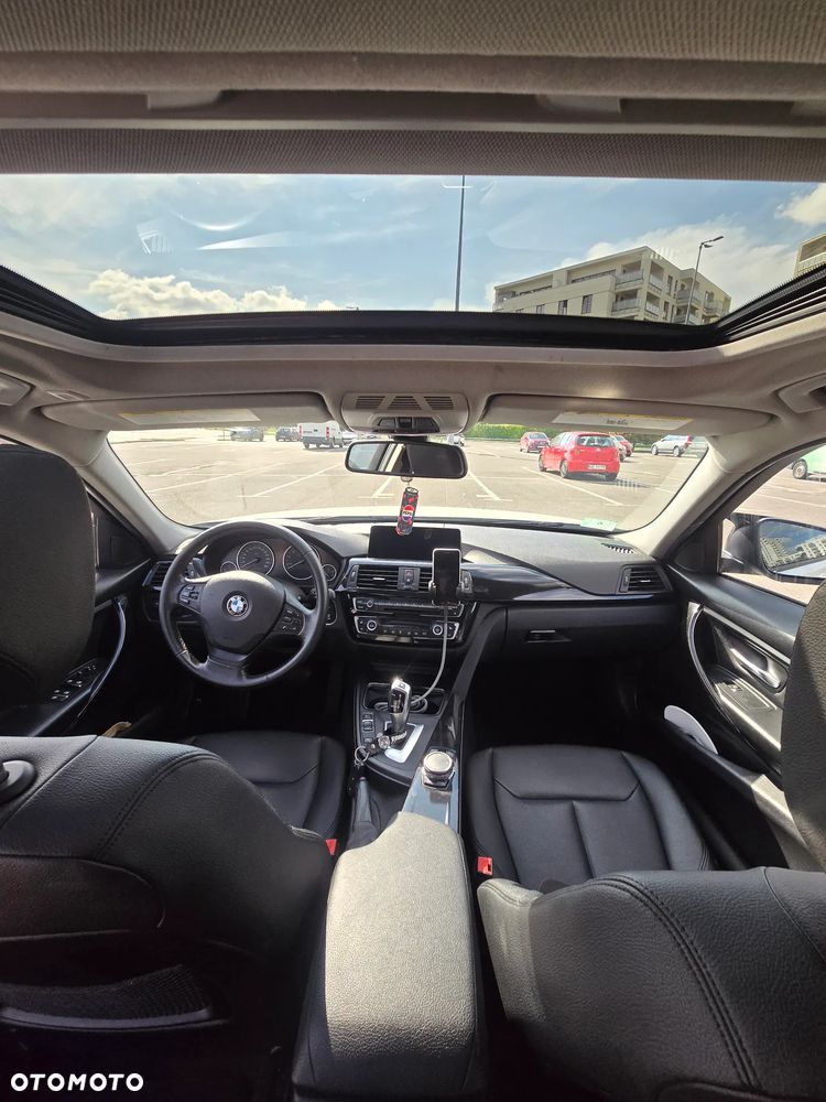 BMW Seria 3 320i xDrive - 13