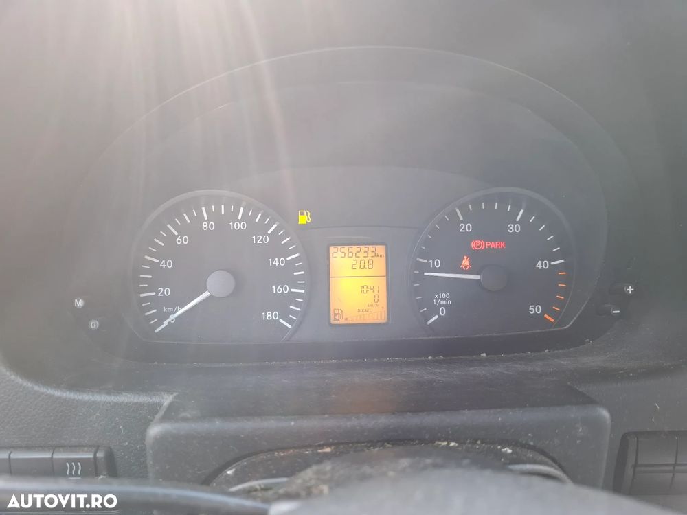 Mercedes-Benz Sprinter - 10