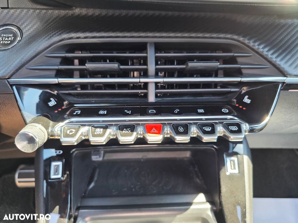 Peugeot 2008 PureTech 130 EAT8 GT - 25