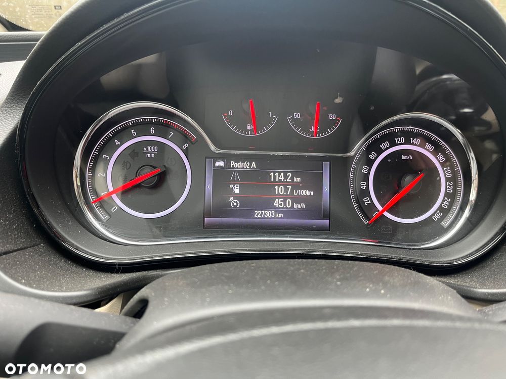 Opel Insignia - 10