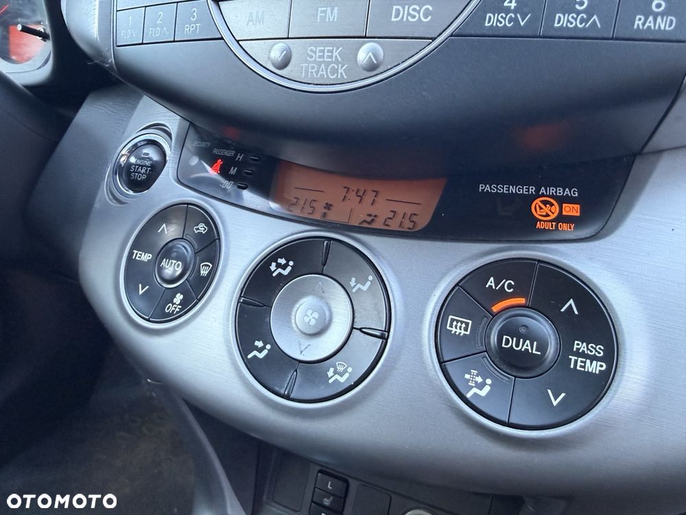 Toyota RAV4 - 10