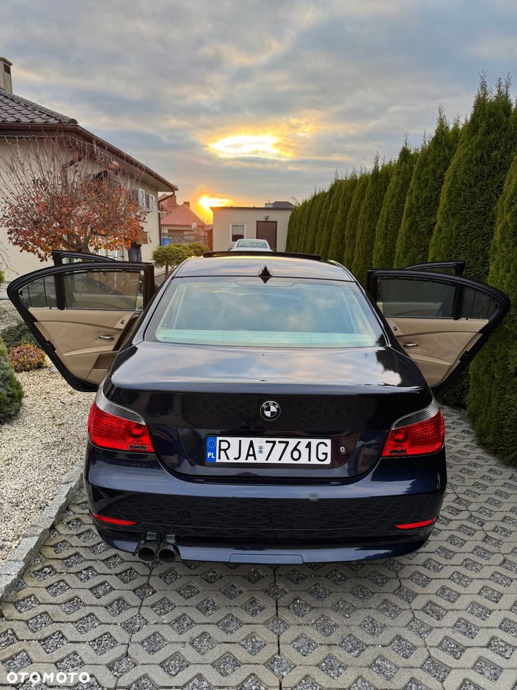BMW Seria 5 525xi - 8