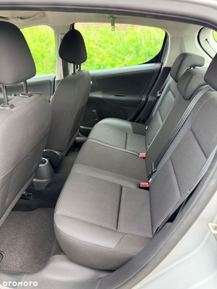 Peugeot 207 - 17
