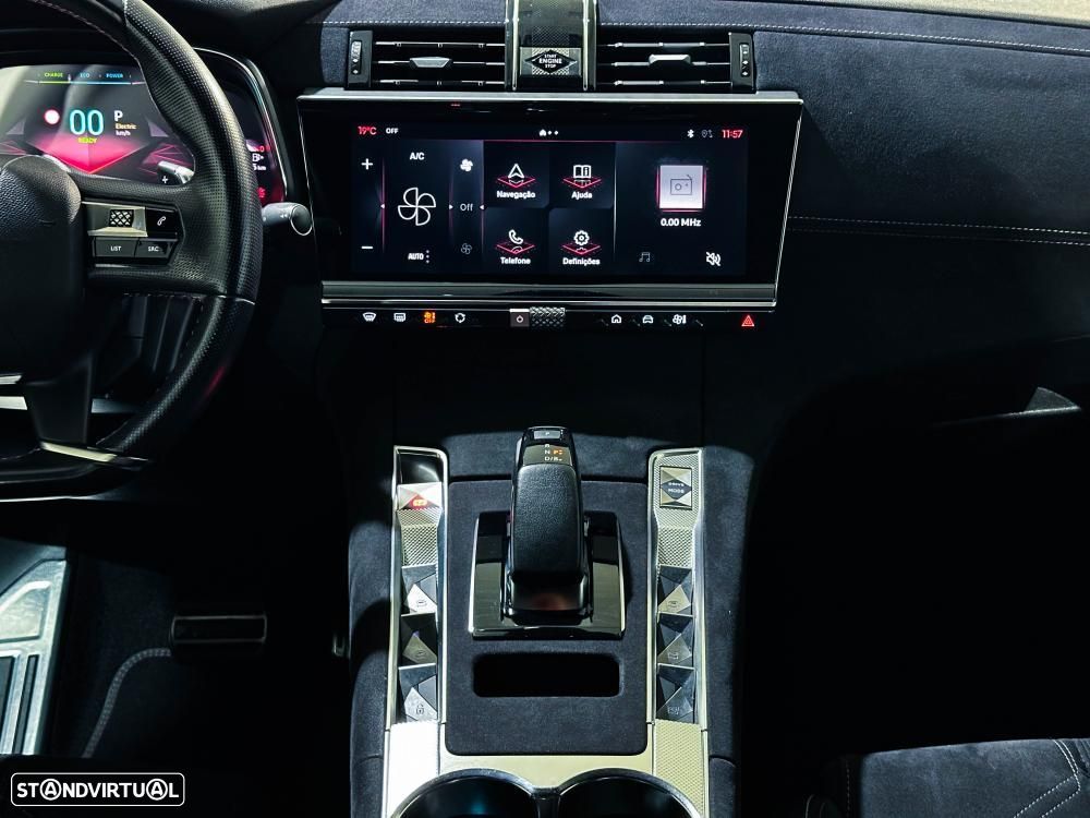 DS DS7 Crossback E-Tense Performance Line EAT8 - 19